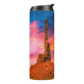 Monumental Thermosbecher (Nach links gedreht)