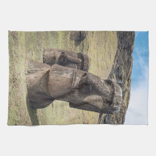 Monuments | Easter Island, Chile Geschirrtuch (Horizontal)
