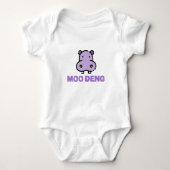 Moo Deng Baby Hippo Baby Strampler (Vorderseite)