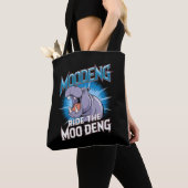 MOO DENG Hippo fährt das MOO DENG Tasche (Von Nahem)