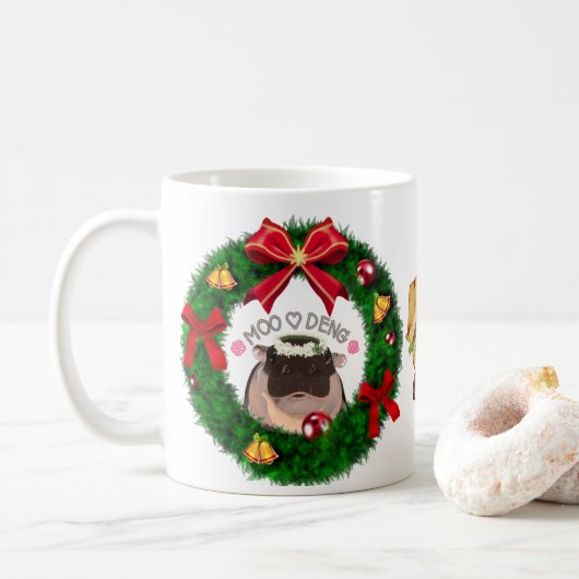 Moo Deng Hippo für frohe Weihnachten Kaffeetasse (Mit Donut)