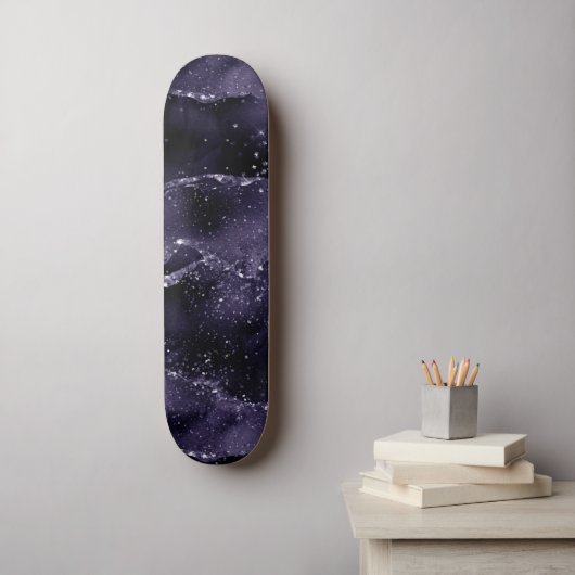 Moody Agate | Midnight Indigo Deep Lila Glam Skateboard (Wandkunst)