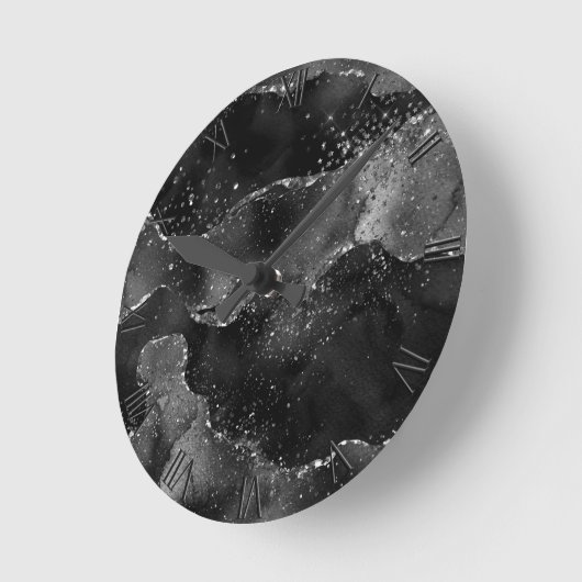 Moody Agate | Onyx Black Silver Vampy Goth Glitzer Runde Wanduhr (Winkel)