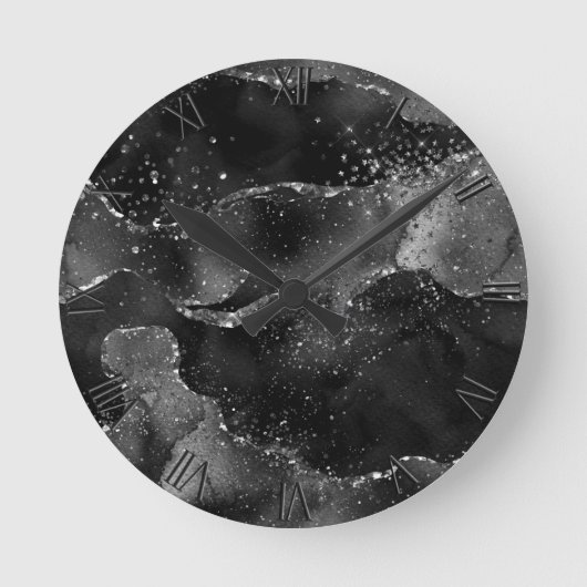 Moody Agate | Onyx Black Silver Vampy Goth Glitzer Runde Wanduhr (Vorderseite)