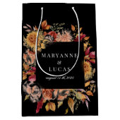 Moody Autumn Floral Monogram Mittlere Geschenktüte (Vorderseite)