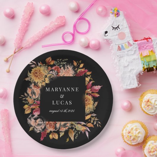 Moody Autumn Floral Monogram Pappteller (Party)