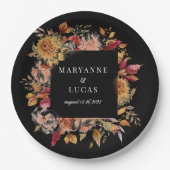 Moody Autumn Floral Monogram Pappteller (Vorderseite)