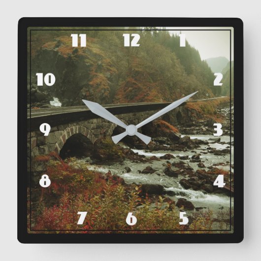 Moody Beautiful Nature Landschaft Quadratische Wanduhr (Vorderseite)
