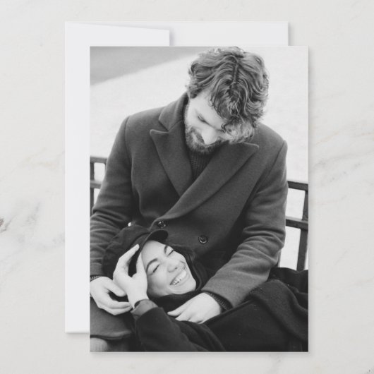 Moody Black Floral Custom Foto Engagement Party Einladung (Rückseite)