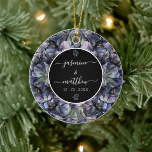 Moody Black Floral Klassische Namen Hochzeit Keramik Ornament