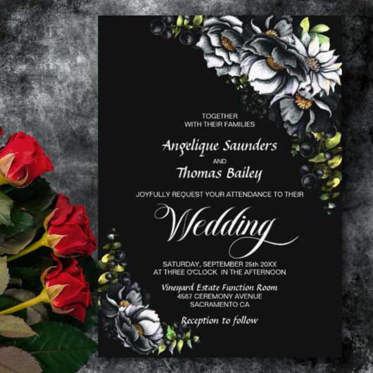Moody Black Floral Wedding Einladung