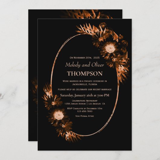 Moody Black mit Burnt Orange Floral Wedding Einladung (Vorne/Hinten)