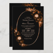 Moody Black mit Burnt Orange Floral Wedding Einladung (Vorne/Hinten)