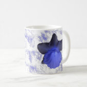 Moody Blue Dripping Daffodil Tasse (VorderseiteRechts)