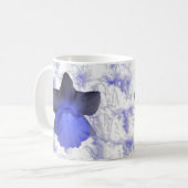 Moody Blue Dripping Daffodil Tasse (Vorderseite Links)