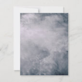 Moody Blue Sky Clouds Celestial Wedding RSVP Einladung (Rückseite)