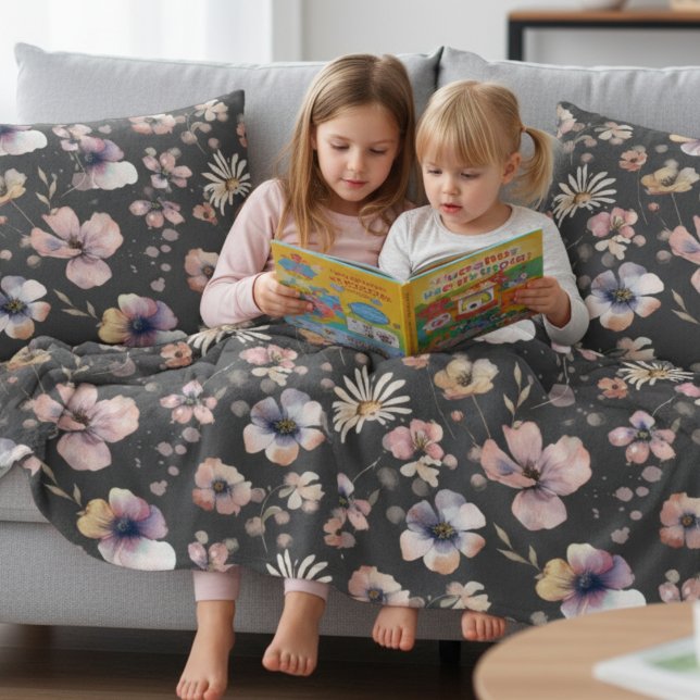 Moody Boho Watercolor Blush Wildflowers Pattern  Kissen (Von Creator hochgeladen)