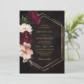 Moody Burgundy Blush Pink Bloral Peonies Wedding Einladung (Stehend Vorderseite)