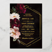 Moody Burgundy Blush Pink Bloral Peonies Wedding Folieneinladung (Vorderseite)