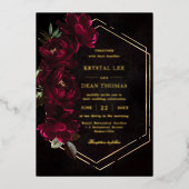 Moody Burgundy Floral Peonies Wedding Folieneinladung (Vorderseite)