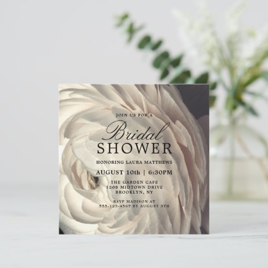 Moody Charm White Floral Brautparty Einladung (Stehend Vorderseite)