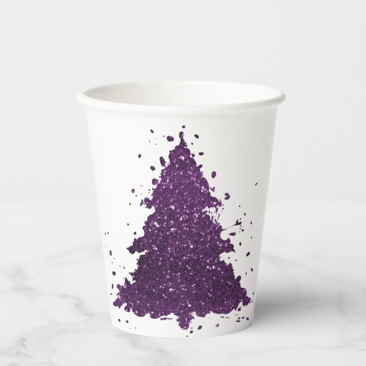 Moody Christmas Tree | Lila Spritzer Deep Plum Pappbecher (Vorderseite)
