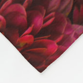 Moody Dahlia Blume Dark Texture Fleecedecke (Ecke)