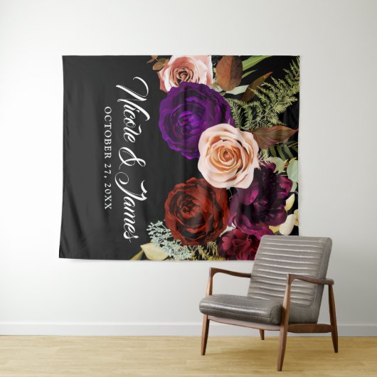 Moody Dark Floral Greenerity Bold Wedding Backdrop Wandteppich (Beispiel (Horizontal))