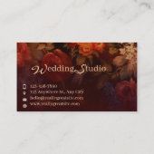 Moody Dark Floral Wedding Studio Visitenkarte (Rückseite)