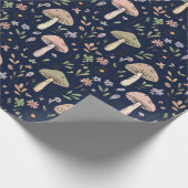 Moody Dark Navy Fungi Seamless Pattern Geschenkpapier (Ecke)