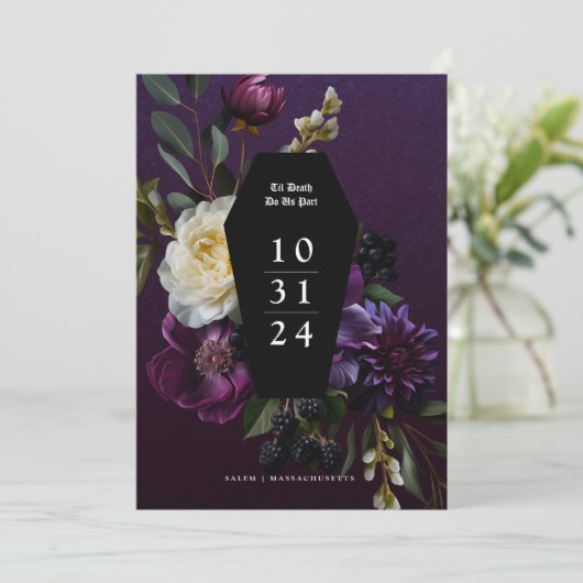 Moody Elegant Lila Gothic Garden Floral Gerettet Einladung (Stehend Vorderseite)