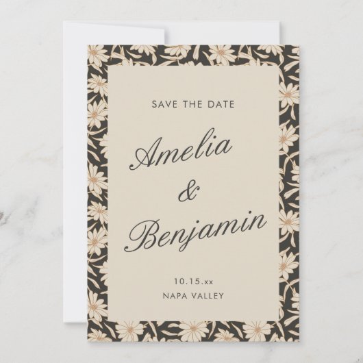 Moody Floral Black Ivory Script Wedding Save The Date (Vorderseite)