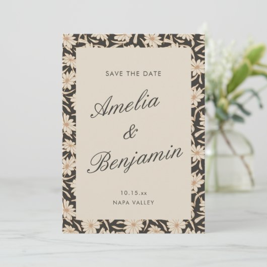 Moody Floral Black Ivory Script Wedding Save The Date (Stehend Vorderseite)