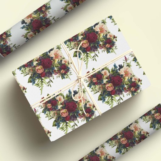 Moody Floral Burgundy Wedding Geschenkpapier