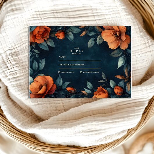 Moody Floral Gothic RSVP Karte