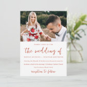 Moody Floral Pattern Foto Wedding Einladung (Stehend Vorderseite)