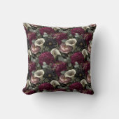 Moody Floral Pattern mit Dahlias und Calla Lilies Kissen (Vorderseite)