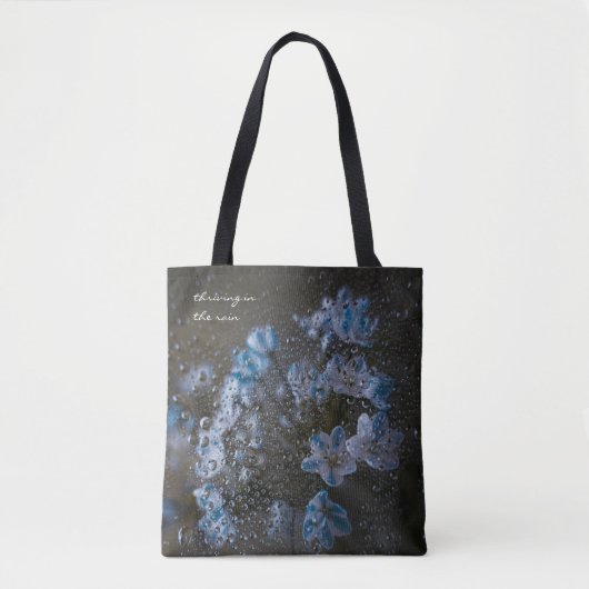 Moody Floral "Thriving in the Rain" (customizable) Tasche (Vorderseite)