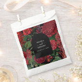 Moody Florals Black Arch Burgundy Red Wedding Geschenktütchen (Ausgeschnitten)