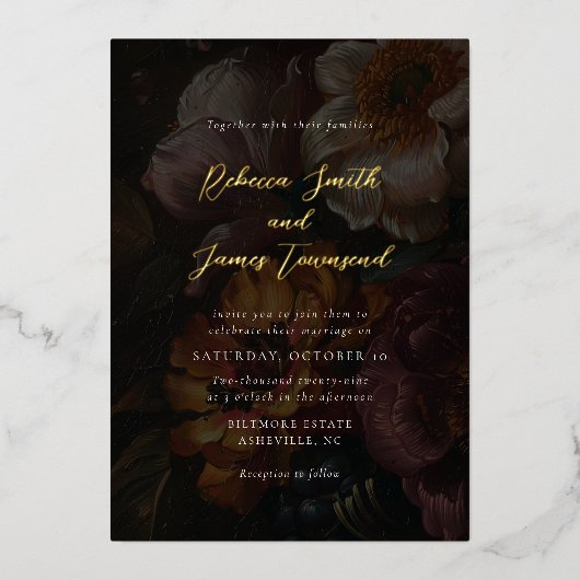 Moody Florals Dark Botanical Calligraphy Wedding Folieneinladung (Vorderseite)