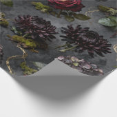 Moody Flower Dark Floral Gift Geschenkpapier (Ecke)