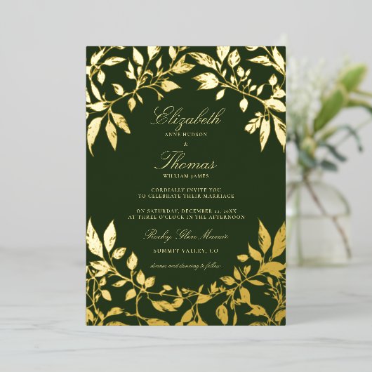 Moody Forest Foliage Frame Moderne klassische Hoch Folieneinladung (Stehend vorne)