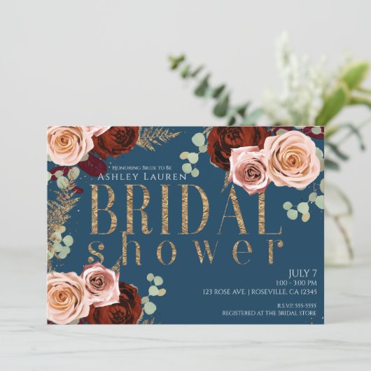 Moody Glam Blue Gold Pink Roses Brautparty Einladung (Stehend Vorderseite)