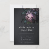 Moody Gothic Dark Lila Black Peony Wedding RSVP Karte (Vorderseite)