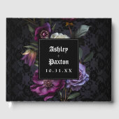 Moody Gothic Lila Floral Bouquet auf Black Lace Gästebuch (Vorderseite)