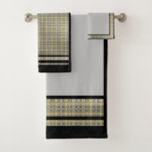 Moody Grau Black Gold Geometric Badetuch Set (Insitu)