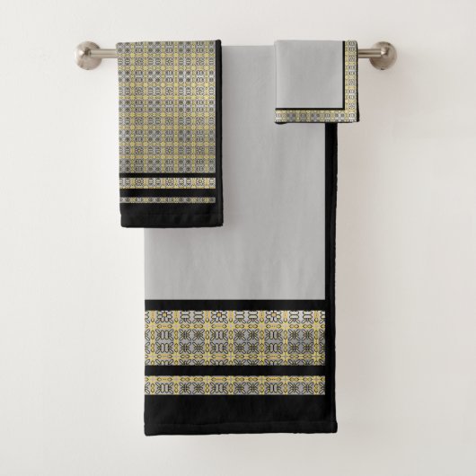 Moody Grau Black Gold Geometric Badetuch Set (Insitu)