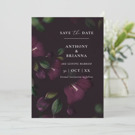 Moody Lila Bloom Grunge Save the Date Hochzeit Einladung (Stehend Vorderseite)
