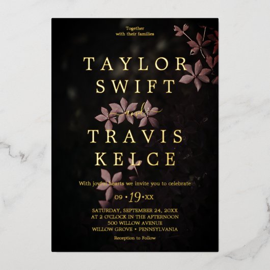 Moody Lila Blooms | Foil Black Pattern Wedding Folieneinladung (Vorderseite)