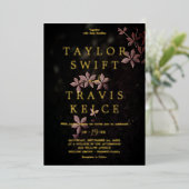 Moody Lila Blooms | Foil Black Pattern Wedding Folieneinladung (Stehend vorne)